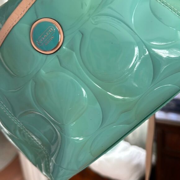 Coach 💎Jewel💎 Green Signature Embossed Patent Leather Small Tote Handbag Purse - Picture 14 of 17